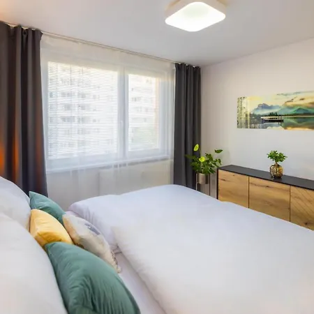 Modern Jegeho Close To Stadium Bratislava